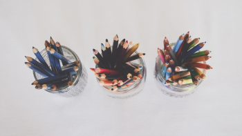 Màu, bút màu, bút chì, cọ, color, crayons, pencils, brushes- hudsoncrafted 1