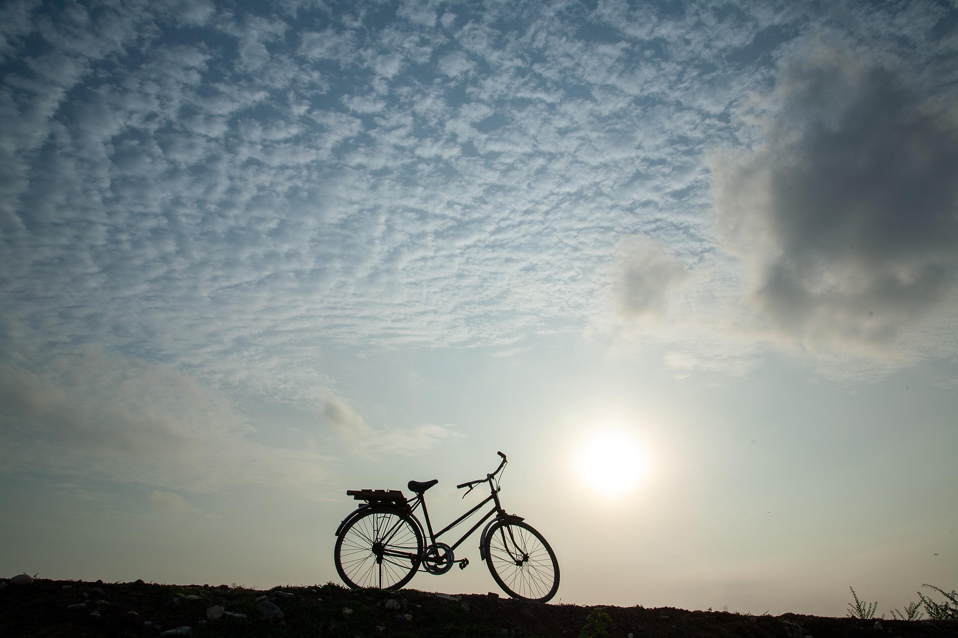 Xe đạp, bicycle, bầu trời, hoàng hôn, cánh đồng, miền quê, sky, sunset, field, countryside- xuanduongvan87