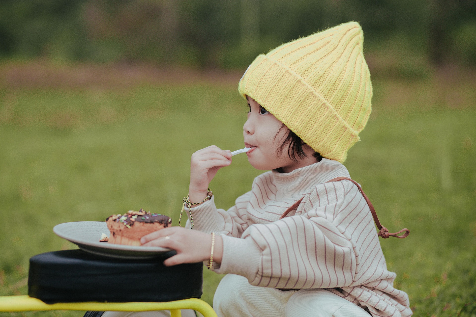 Em bé, trẻ em, bé gái, baby, children, girls, bánh, cake- Jupilu 2
