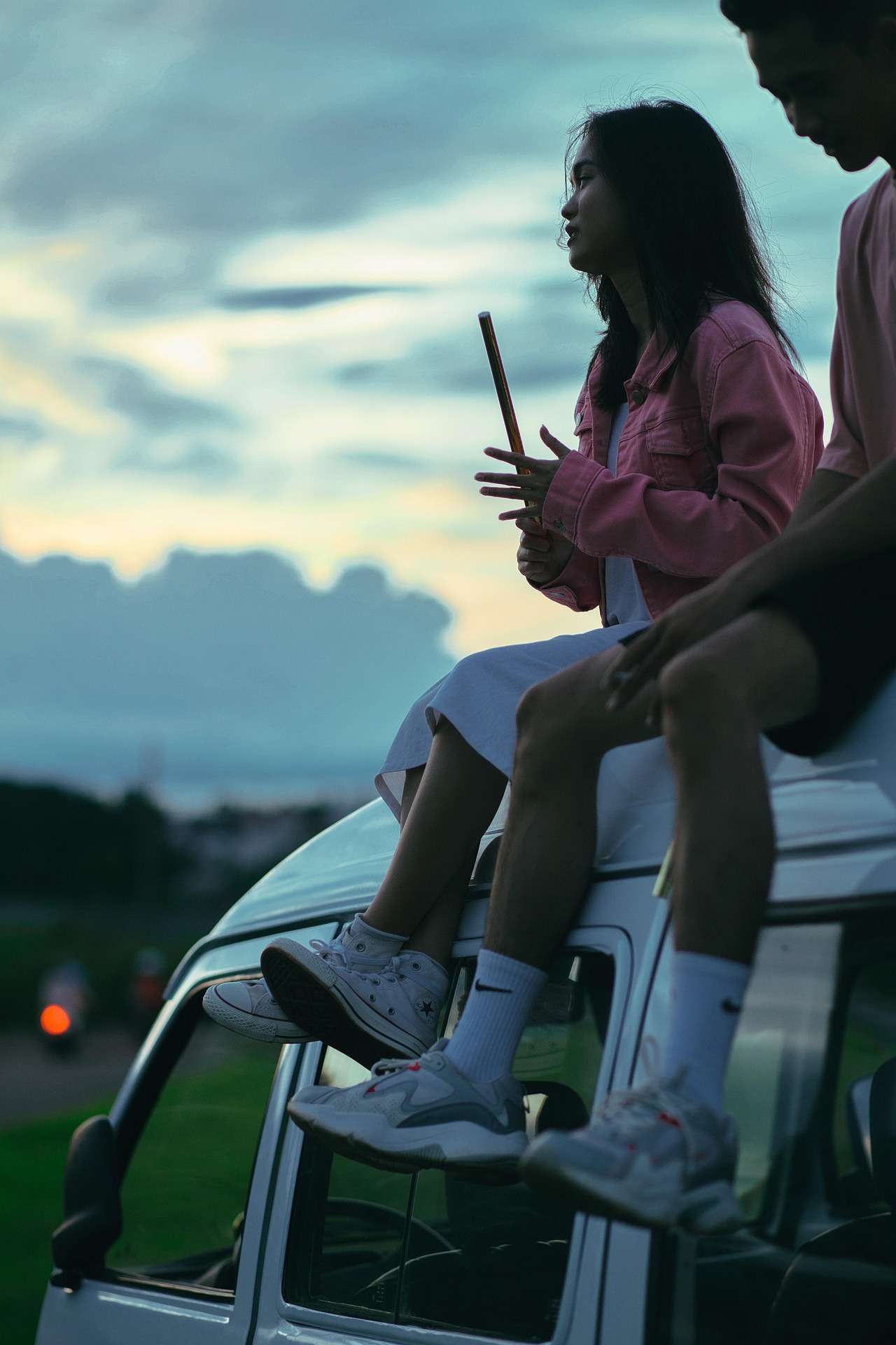Cặp đôi, thanh xuân, tuổi trẻ, xe, màu hồng, hoàng hôn, couple, youth, young people, car, pink, sunset- Jupilu 4