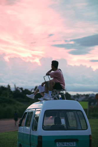 Cặp đôi, thanh xuân, tuổi trẻ, xe, màu hồng, hoàng hôn, couple, youth, young people, car, pink, sunset- Jupilu 6