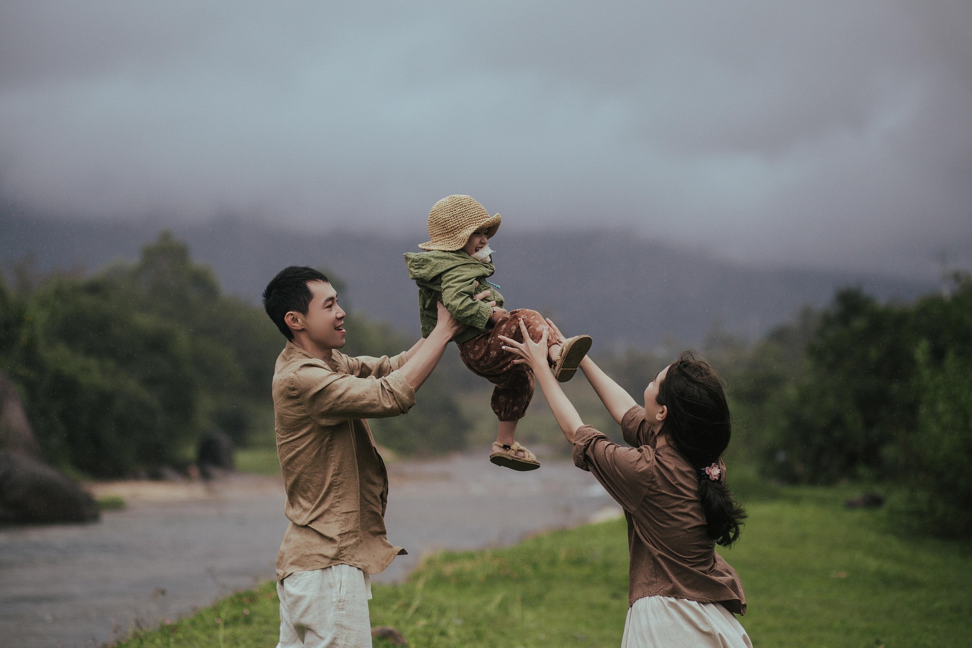 Gia đình, family, em bé, trẻ em, bé gái, baby, children, girls- Jupilu