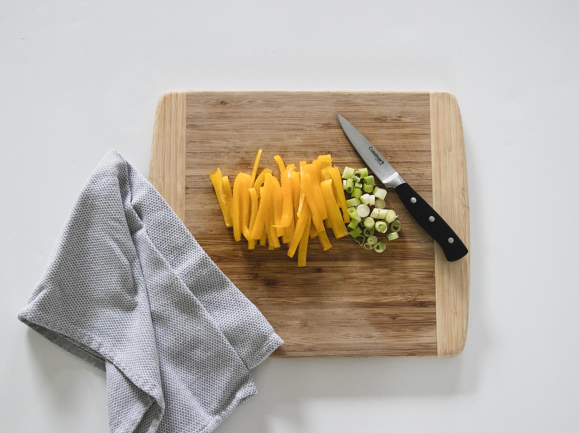 Đồ ăn, food, cái thớt, rau củ, cutting board, vegetables- hudsoncrafted