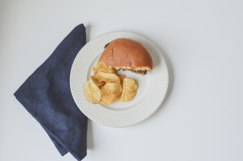 Hamburger, đồ ăn, food, ăn nhanh, fastfood- hudsoncrafted