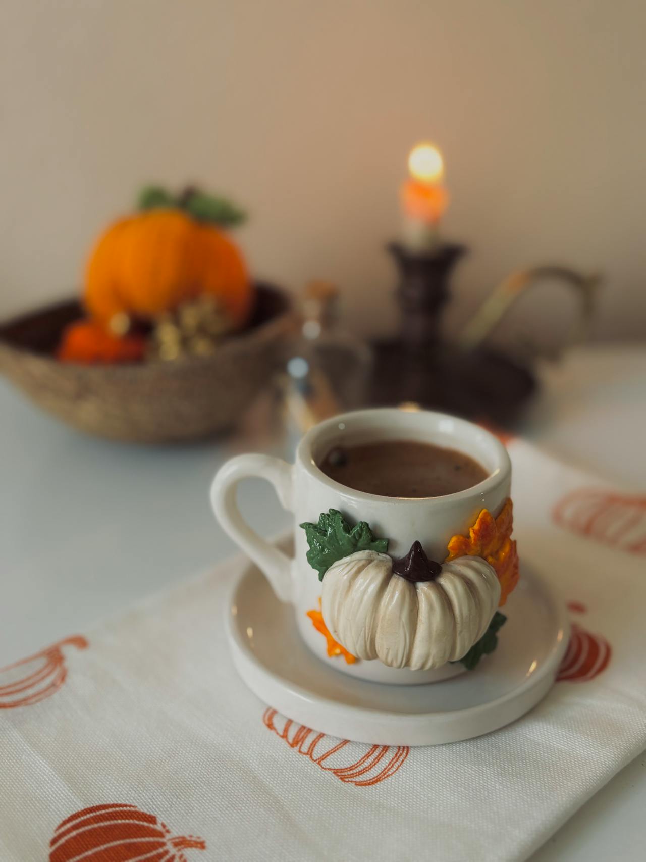 Halloween, ly, cốc sứ, trang trí halloween, bí đỏ, không gian, cups, ceramic mugs, halloween decorations, pumpkins, space - Gamze Savaş 1
