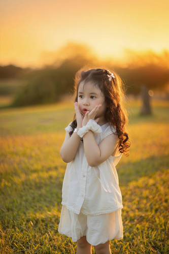 Em bé, trẻ em, con gái, girl, kids, chụp ảnh, vui vẻ- Mochi mochi