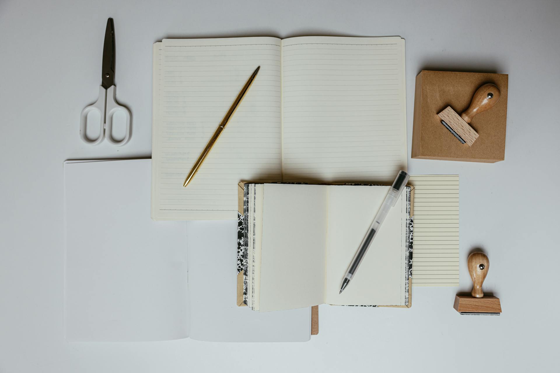 Bút, vở, sách, kéo, đồ dùng học tập, trường, school supplies, school-Cup of Couple