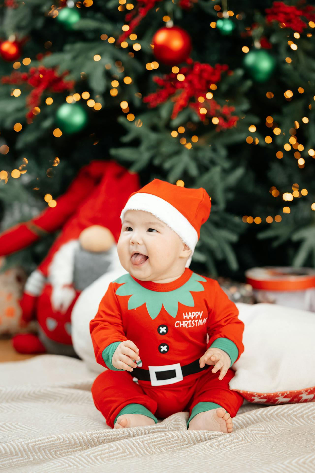 Em bé, trẻ em, bé trai, chụp giáng sinh, hộp quà, baby, children, boy, Christmas photography, gift boxes -  21zere 2