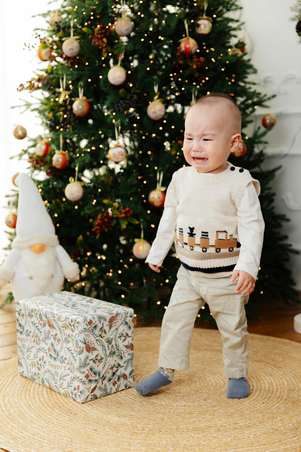 Em bé, trẻ em, bé trai, chụp giáng sinh, hộp quà, baby, children, boy, Christmas photography, gift boxes -  21zere 5
