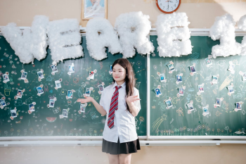 Học sinh, bạn nữ, lớp học, trường học, kỉ niệm, giáo dục, kỷ yếu, students, girls, class, school, memories, education, yearbook - Green odette 3