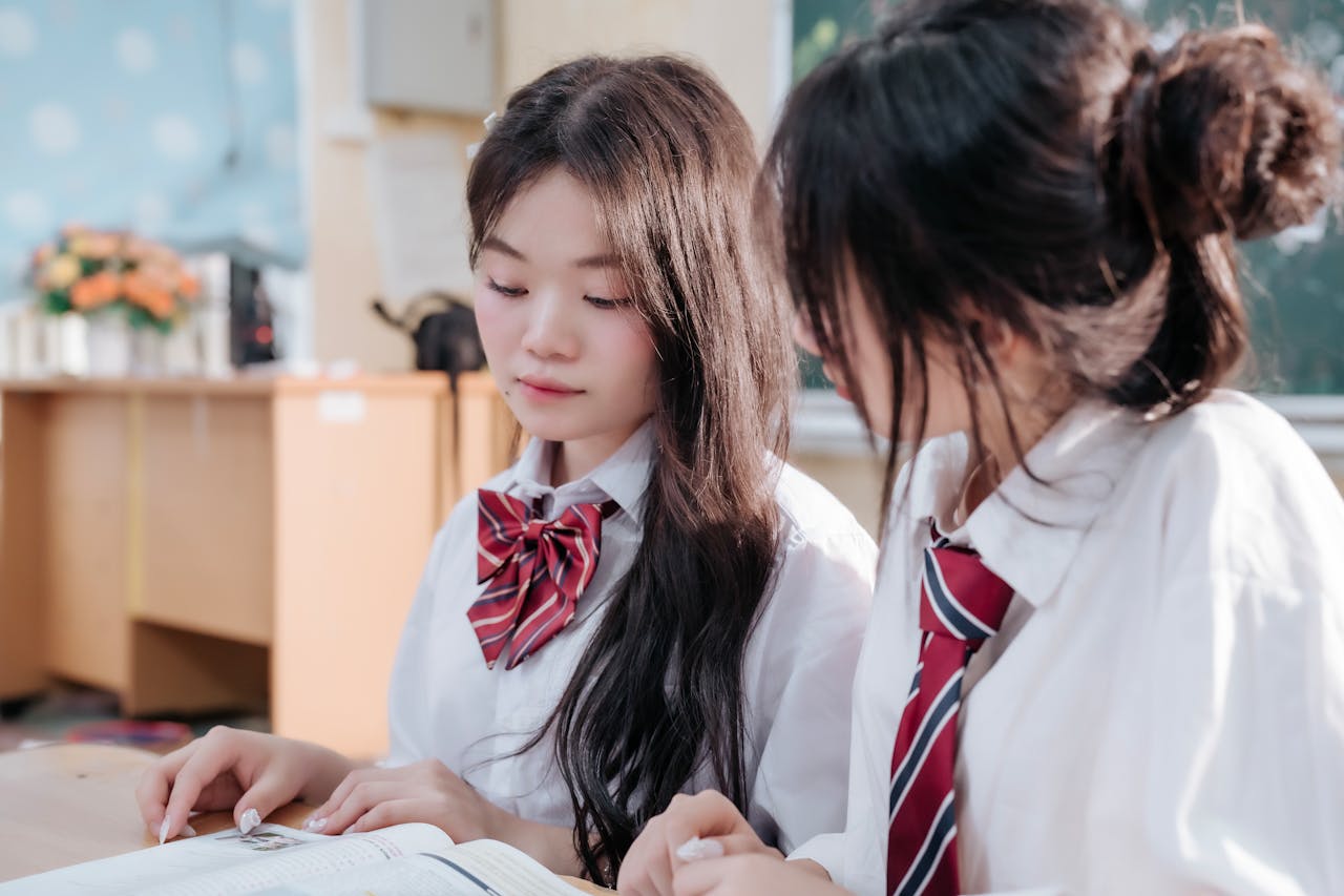 Học sinh, bạn bè, lớp học, trường học, kỉ niệm, giáo dục, kỷ yếu, students, friends, class, school, memories, education, yearbook - Green odette 8