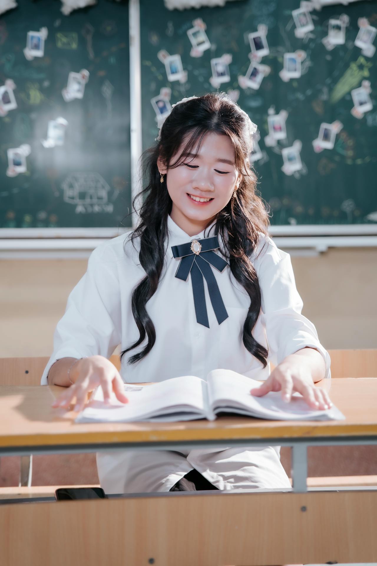 Học sinh, bạn nữ, lớp học, trường học, kỉ niệm, giáo dục, kỷ yếu, students, girls, class, school, memories, education, yearbook - Green odette 17