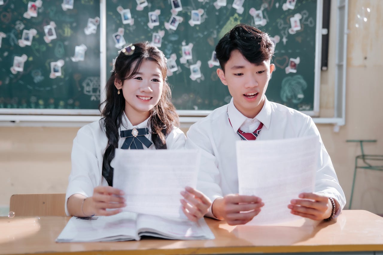 Học sinh, bạn bè, lớp học, trường học, kỉ niệm, giáo dục, kỷ yếu, students, friends, class, school, memories, education, yearbook - Green odette 14