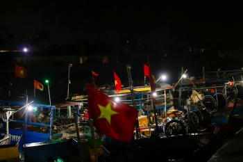 Ngư dân, làng cá, bán cá, fishermen, fishing village, selling fish- HONG SON