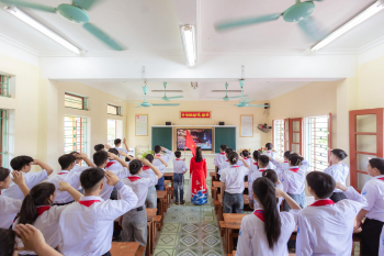 Trường học, học sinh, student, school, chào cờ, khai giảng, lá cờ Việt Nam, lá cờ, Việt Nam - HONG SON 1