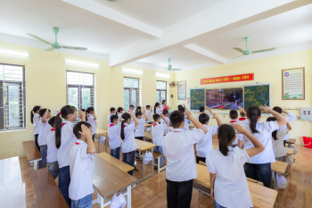 Trường học, học sinh, student, school, chào cờ, khai giảng, lá cờ Việt Nam, lá cờ, Việt Nam - HONG SON 2