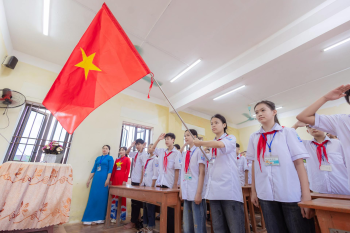 Trường học, học sinh, student, school, chào cờ, khai giảng, lá cờ Việt Nam, lá cờ, Việt Nam - HONG SON 3