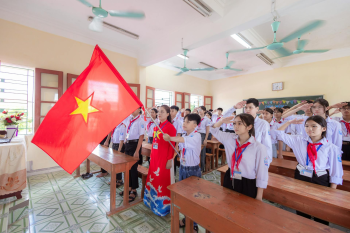 Trường học, học sinh, student, school, chào cờ, khai giảng, lá cờ Việt Nam, lá cờ, Việt Nam - HONG SON 5