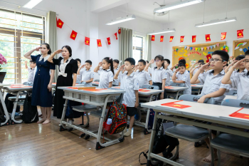 Trường học, học sinh, student, school, chào cờ, khai giảng, lá cờ Việt Nam, lá cờ, Việt Nam - HONG SON 14