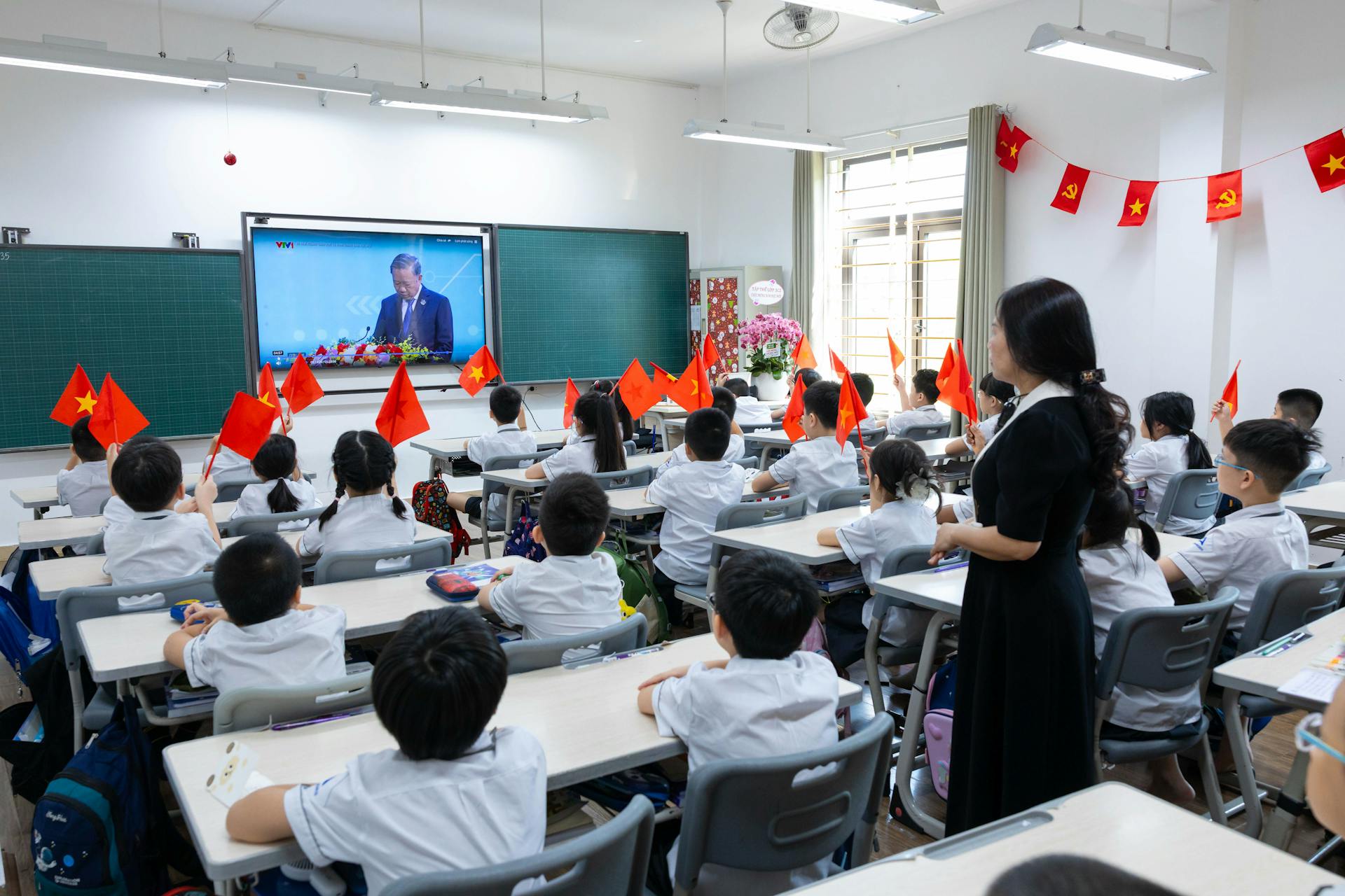 Trường học, học sinh, student, school, chào cờ, khai giảng, lá cờ Việt Nam, lá cờ, Việt Nam - HONG SON 18