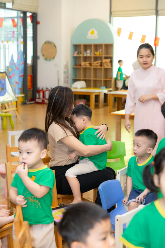 Lớp học,cô giáo, học sinh, classroom, teacher, students- HONG SON 2
