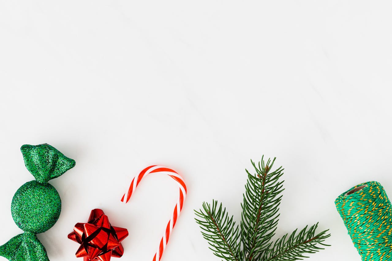 Giáng sinh, quả châu, cây thông, kẹo, nền, tuần lộc, christmas, candy, baubles, red, greeting, background, reindeer -  Karola G