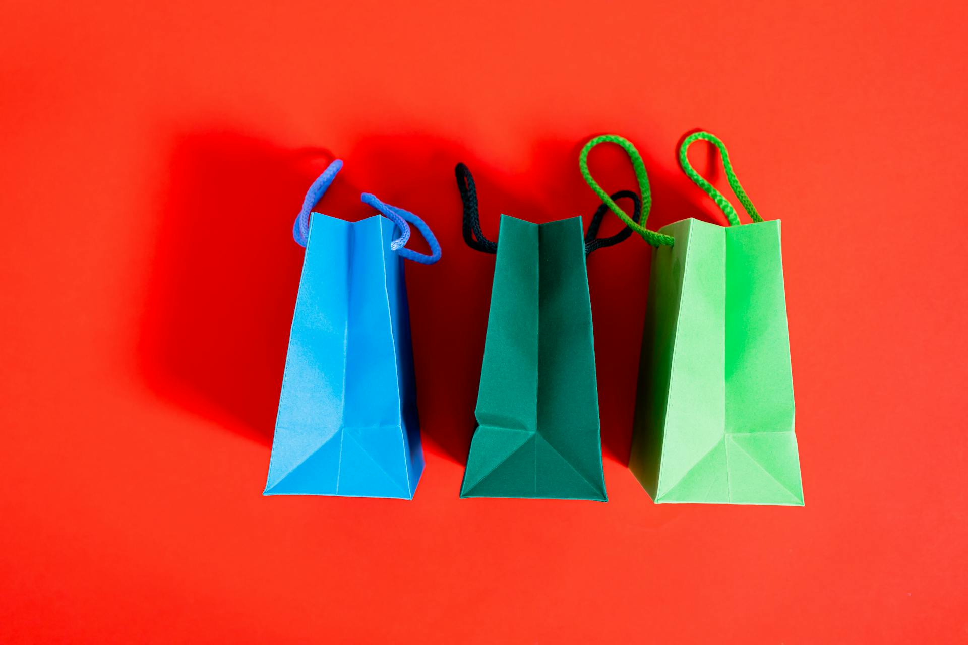 Túi giấy, giảm giá, sale, khuyến mãi, paper bag, promotions, discounts- Karola G