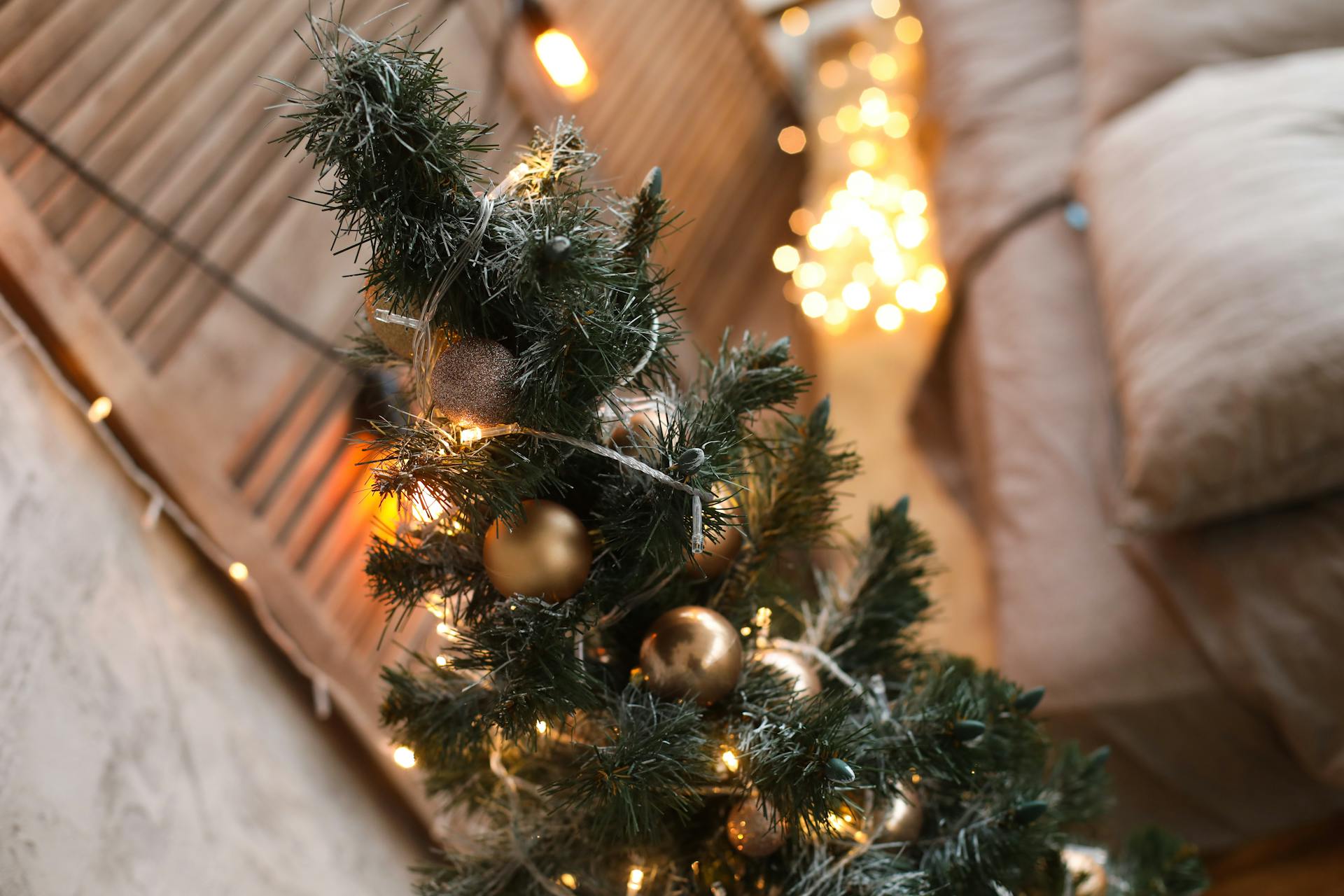 Giáng sinh, quả châu, trái châu, cây thông, hộp quà, gift, pine, xmas, christmas, noel, background, decor - Kateryna Babaieva 1