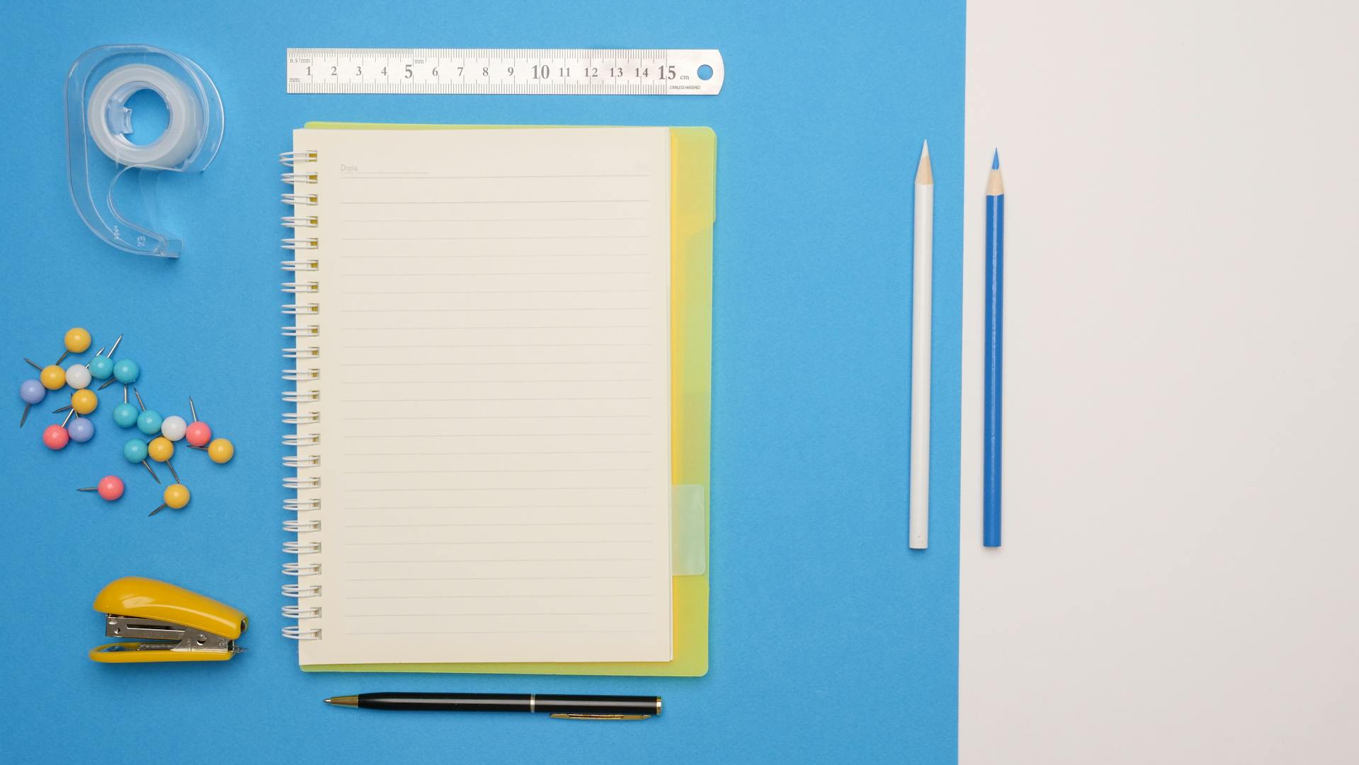 Bút, vở, pen, notebook, đồ dùng học tập, trường, school supplies, school-Kindel Media 1