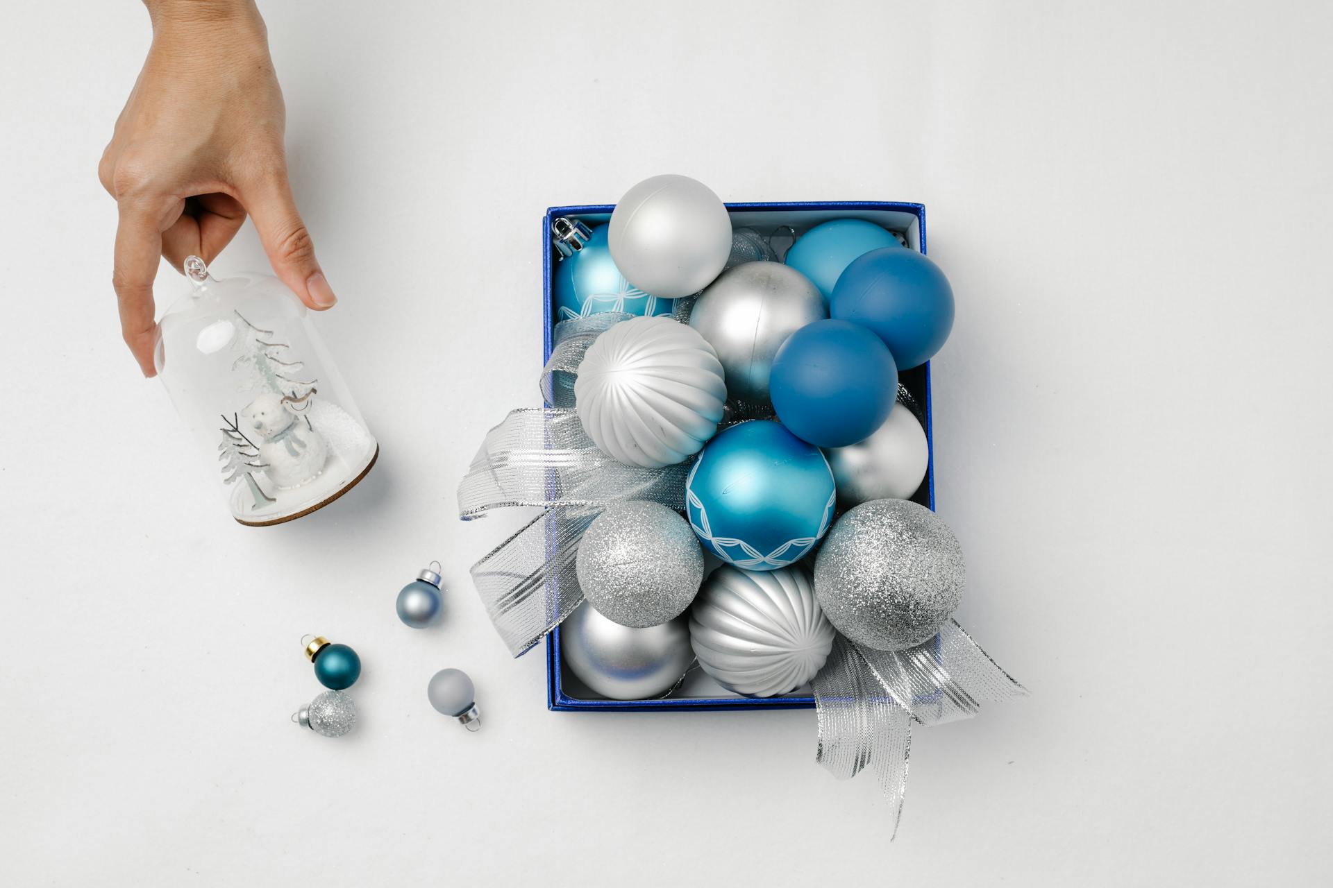 Quà, giáng sinh, trang trí, gift, decor, noel, christmas- Laura James 1