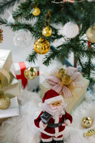 Ông già noel, hộp quà, nến, giáng sinh, cây thông, ông già, pine tree, noel, christmas- Laura James 2
