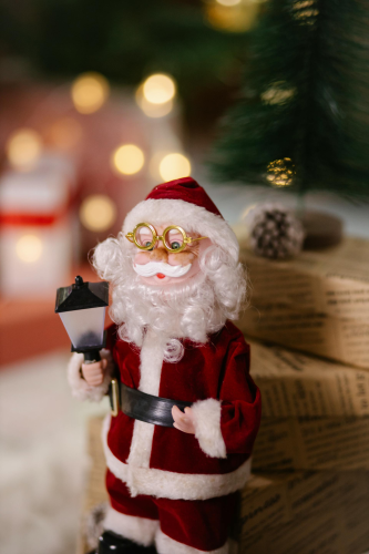 Ông già noel, giáng sinh, cây thông, pine tree, noel, christmas- Laura James