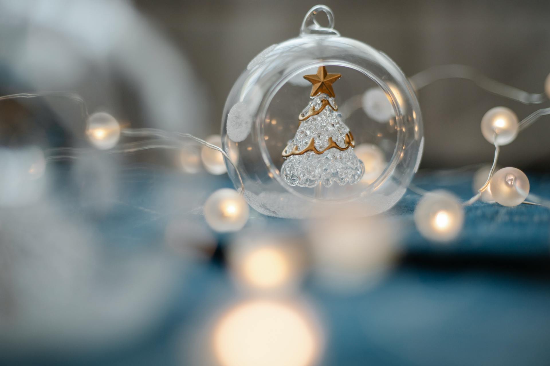 Người tuyết, đèn, giáng sinh, trang trí, cây thông, pine tree, decor, noel, christmas- Laura James 4