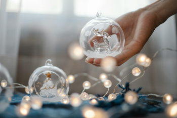 Người tuyết, đèn, giáng sinh, trang trí, cây thông, pine tree, decor, noel, christmas- Laura James 6