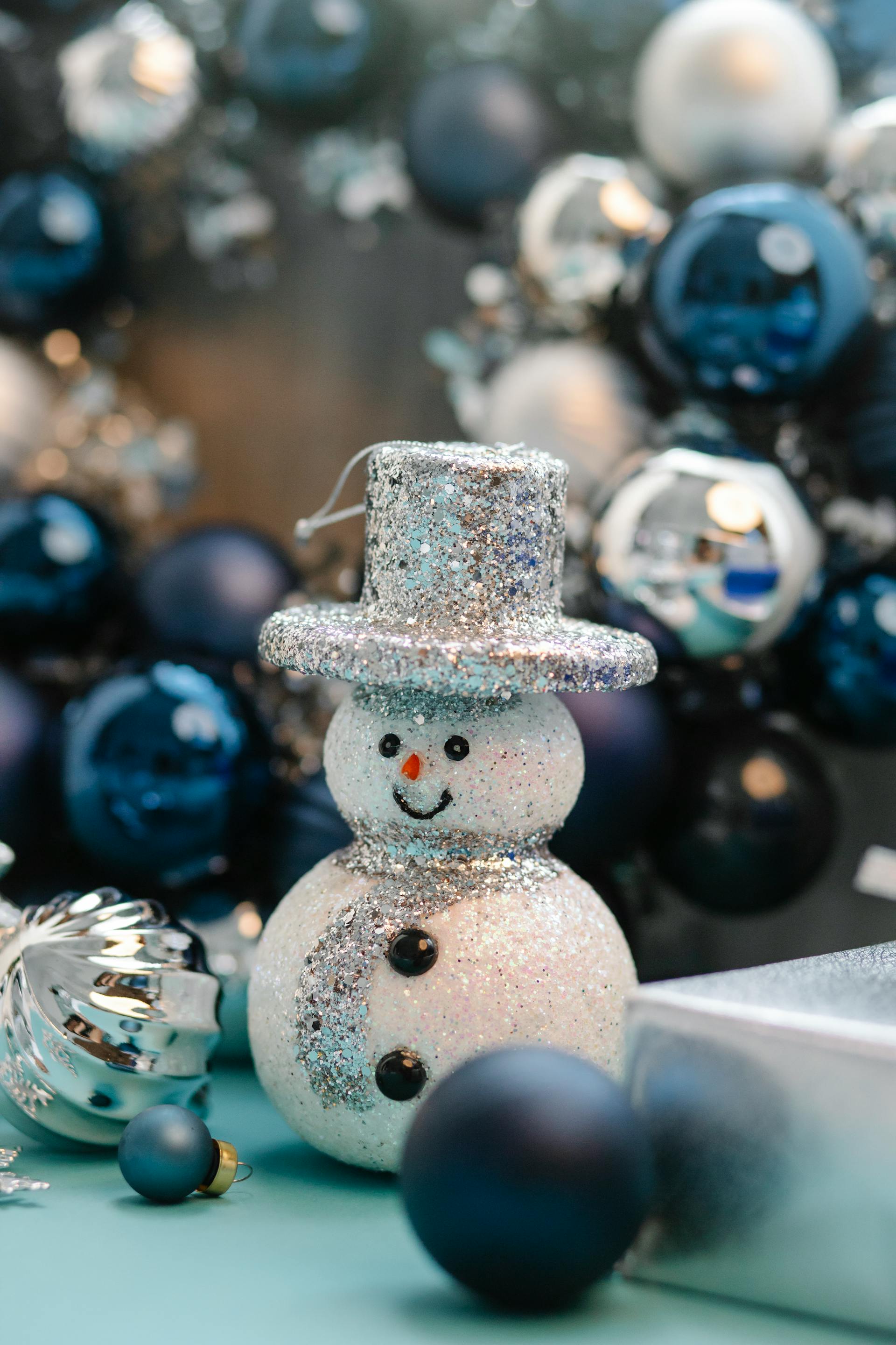 Giáng sinh, trang trí, cây thông, pine tree, decor, noel, christmas- Laura James 35