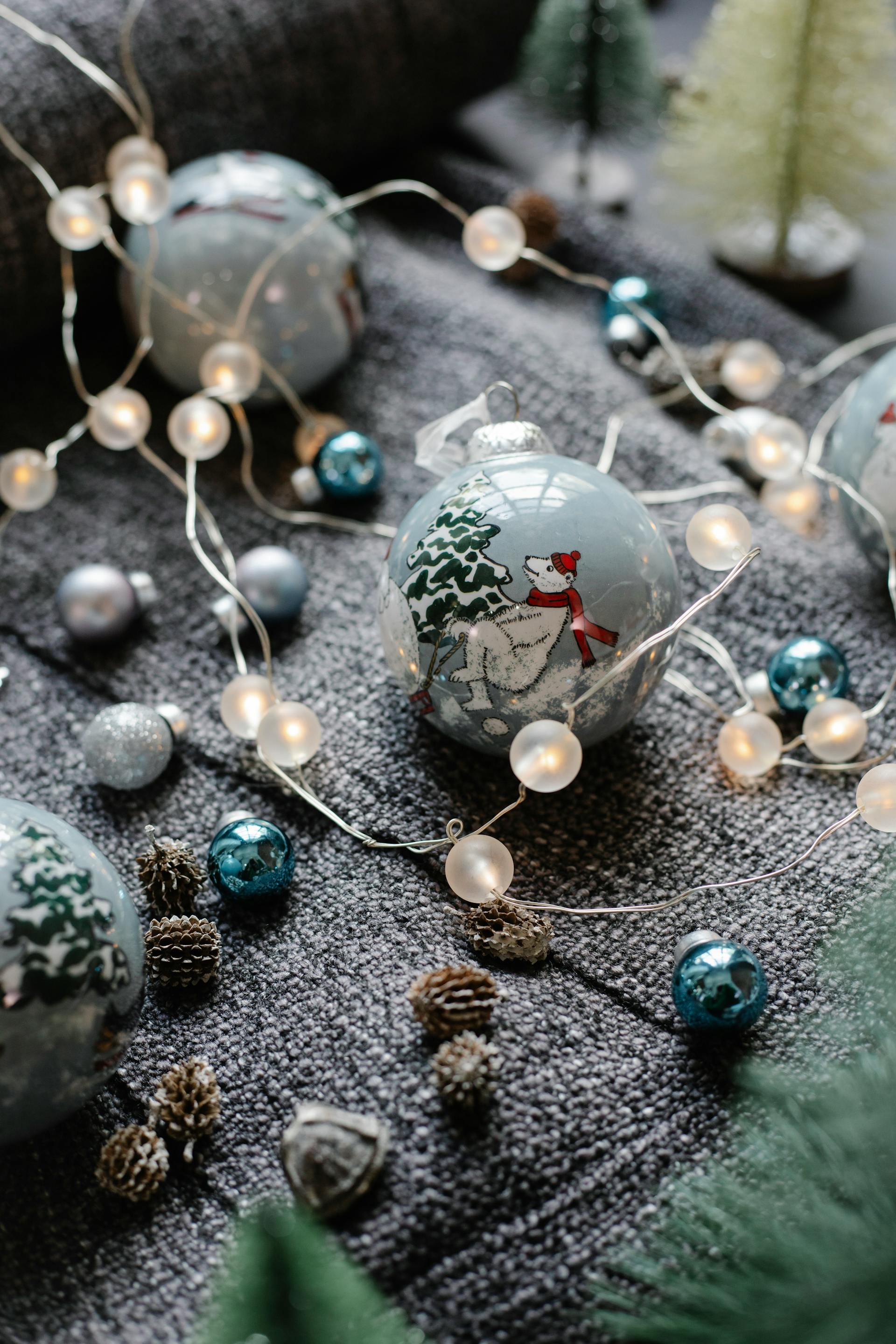 Giáng sinh, trang trí, cây thông, pine tree, decor, noel, christmas- Laura James 36