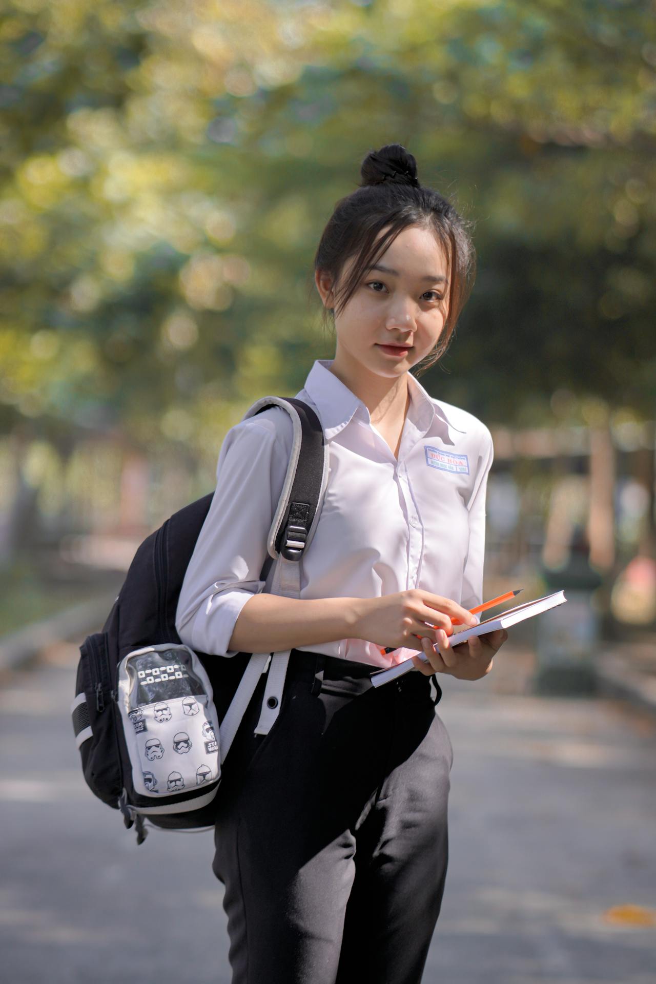 Học sinh, bạn nữ, lớp học, trường học, kỉ niệm, giáo dục, kỷ yếu, students, girl, class, school, memories, education, yearbook - Phi Long
