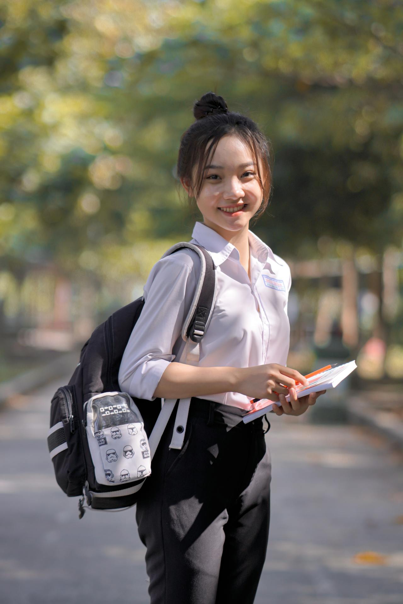 Học sinh, bạn nữ, lớp học, trường học, kỉ niệm, giáo dục, kỷ yếu, students, girl, class, school, memories, education, yearbook - Phi Long 1