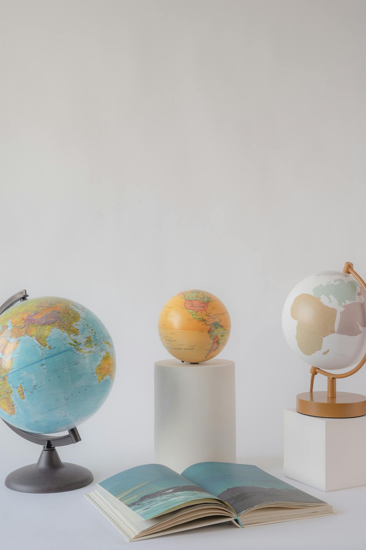 Quả địa cầu, địa lý, giáo dục, sách, Globe, geography, education, books -  Marina Leonova 9