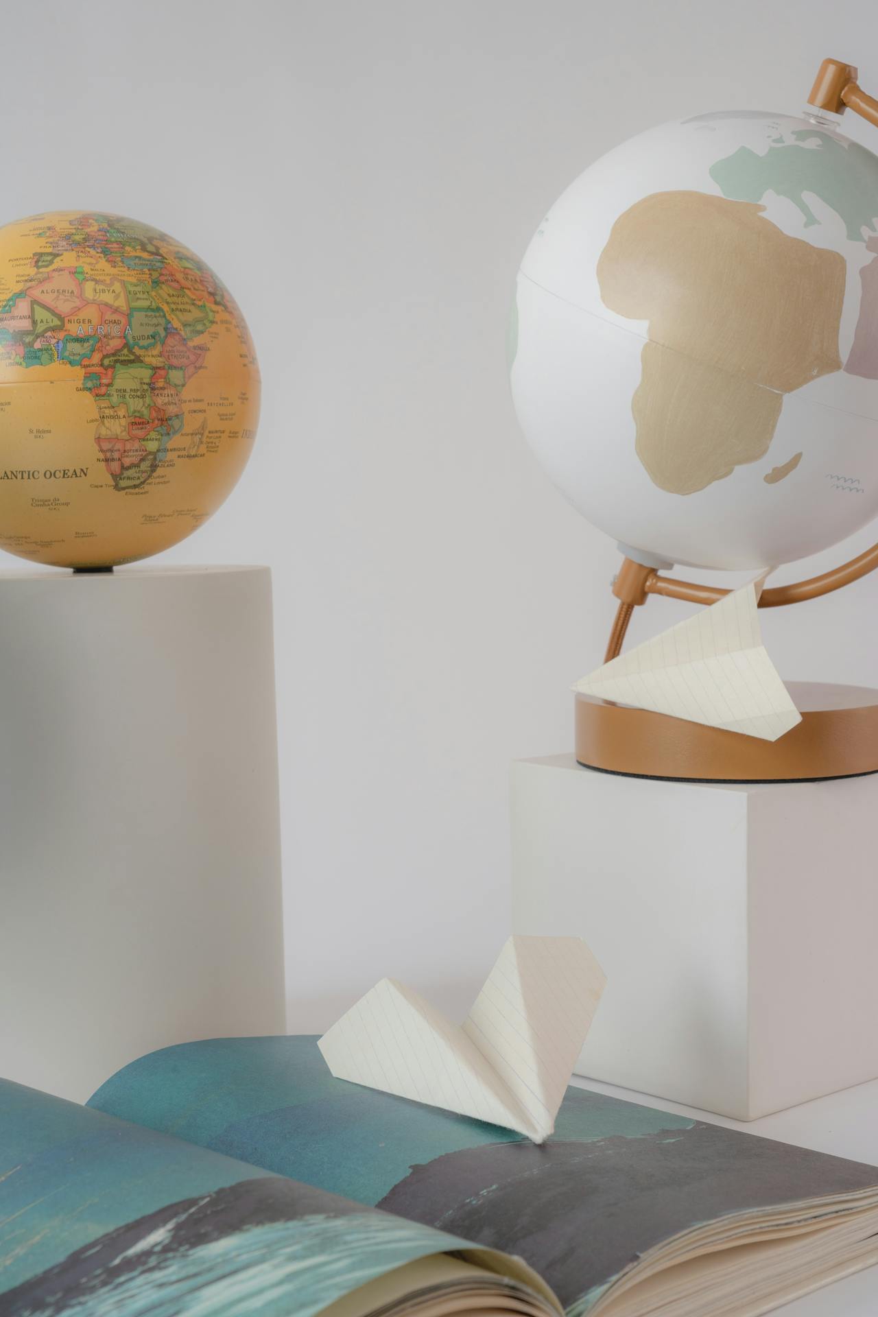 Quả địa cầu, địa lý, giáo dục, sách, Globe, geography, education, books -  Marina Leonova 7