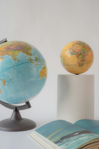 Quả địa cầu, địa lý, giáo dục, sách, Globe, geography, education, books -  Marina Leonova 10