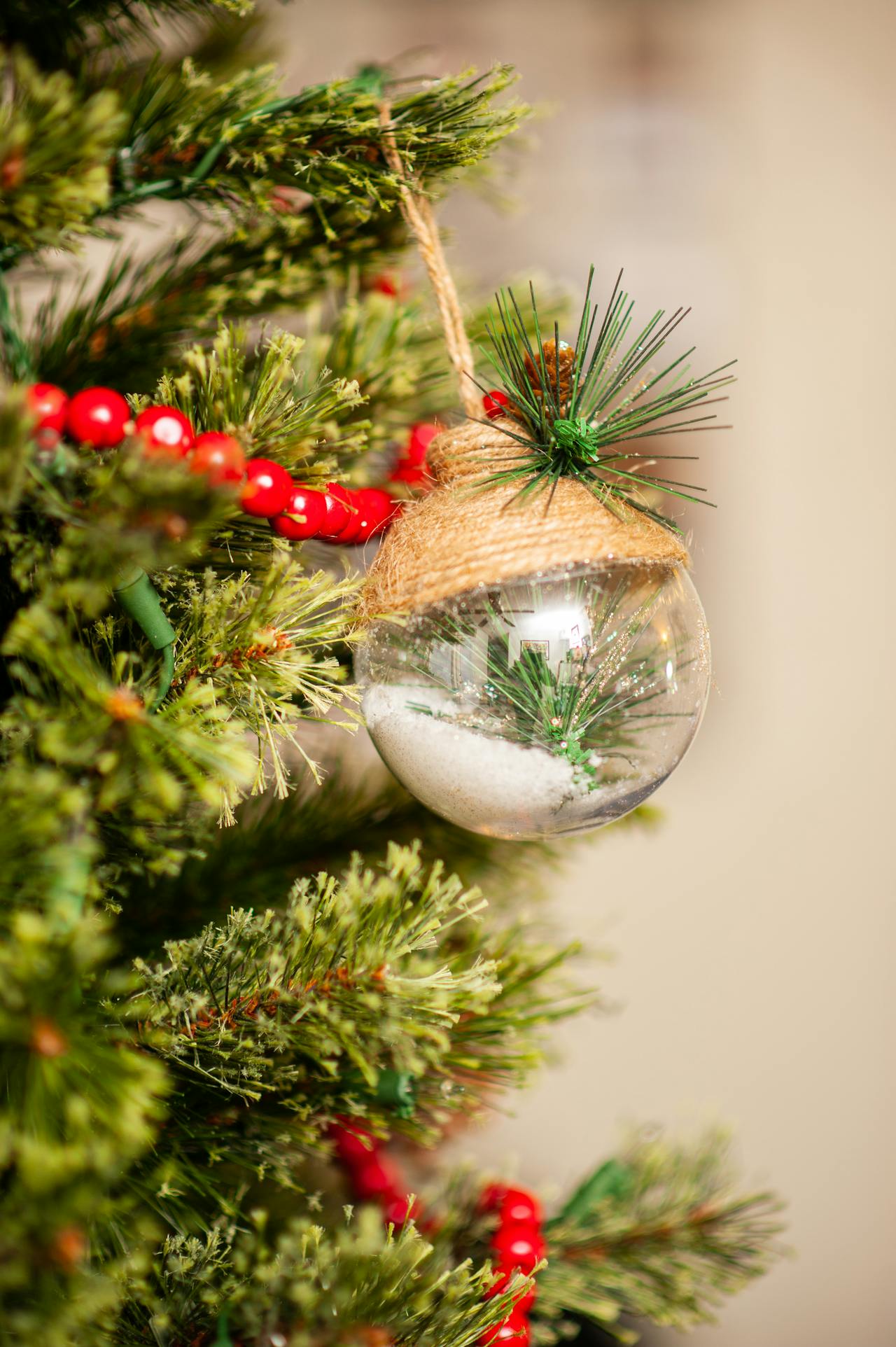 Trái châu, cây thông, trang trí, không khí giáng sinh, christmas balls, christmas tree, decoration, christmas atmosphere - Juan Hernandez Jr