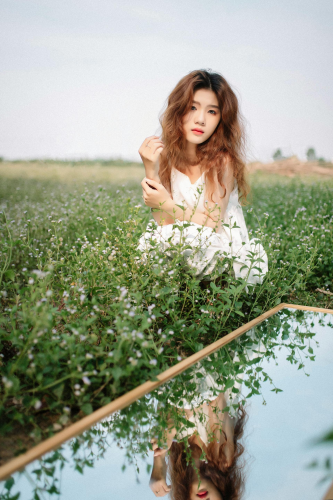 Con gái, girl, gương, đồng cỏ, ngoại cảnh, Việt Nam - Huy Nguyễn 12