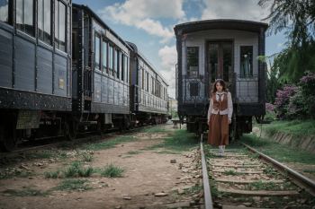 Đà Lạt, du lịch, travel, thiếu nữ, con gái, girl, ga xe lửa, xe lừa, train, Việt Nam - Tuấn Kiệt Jr