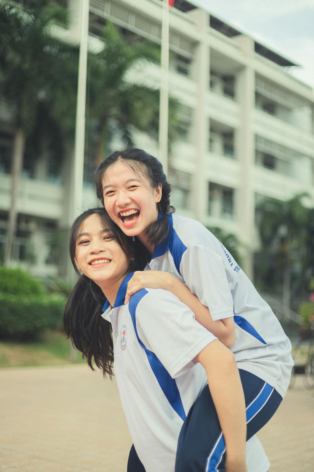 Học sinh, bạn bè, lớp học, trường học, kỉ niệm, giáo dục, kỷ yếu, students, friends, class, school, memories, education, yearbook - Toàn Văn 1