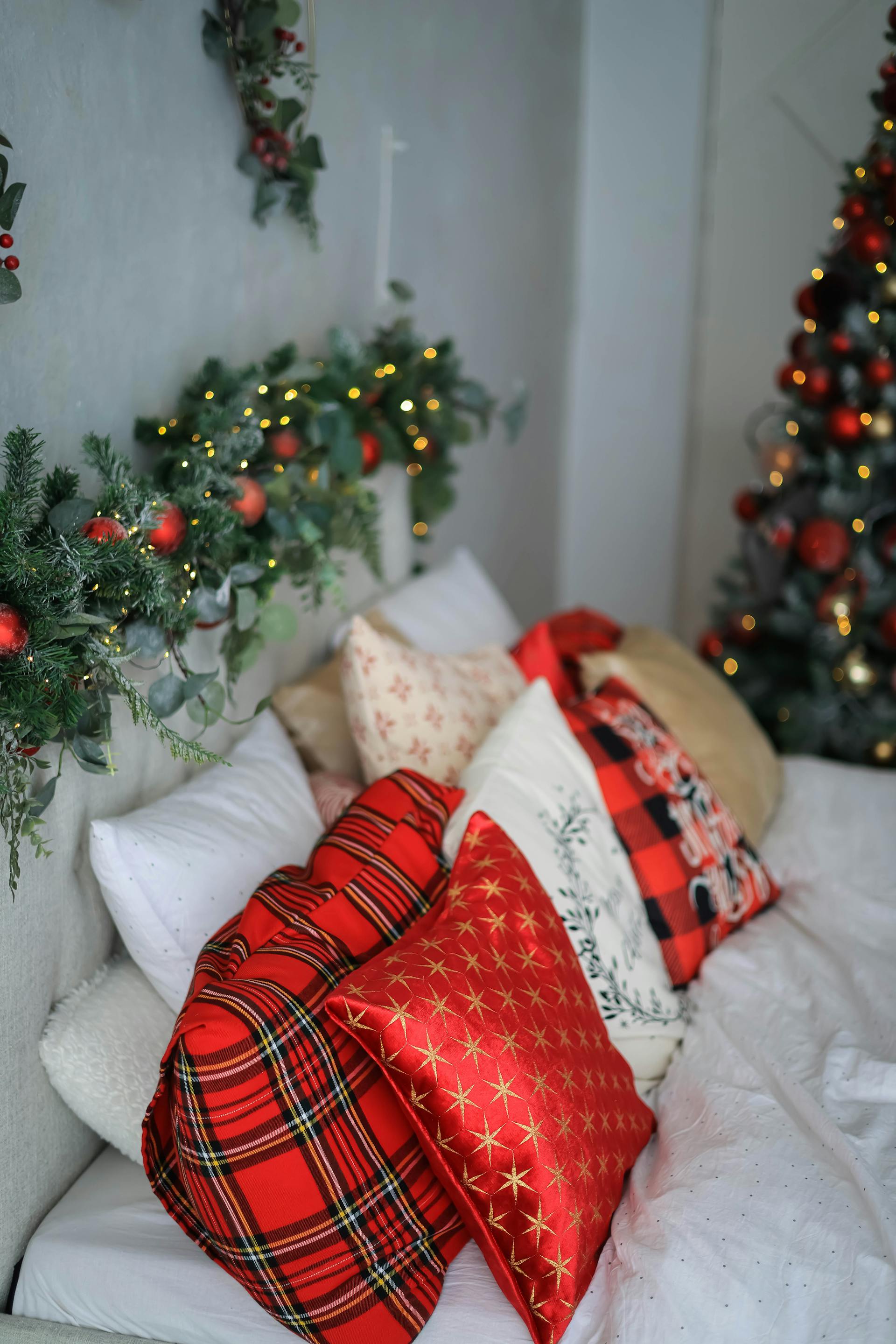 Giáng sinh, quả châu, trái châu, cây thông, hộp quà, gift, pine, xmas, christmas, noel, background, decor - Valeria Boltneva 1
