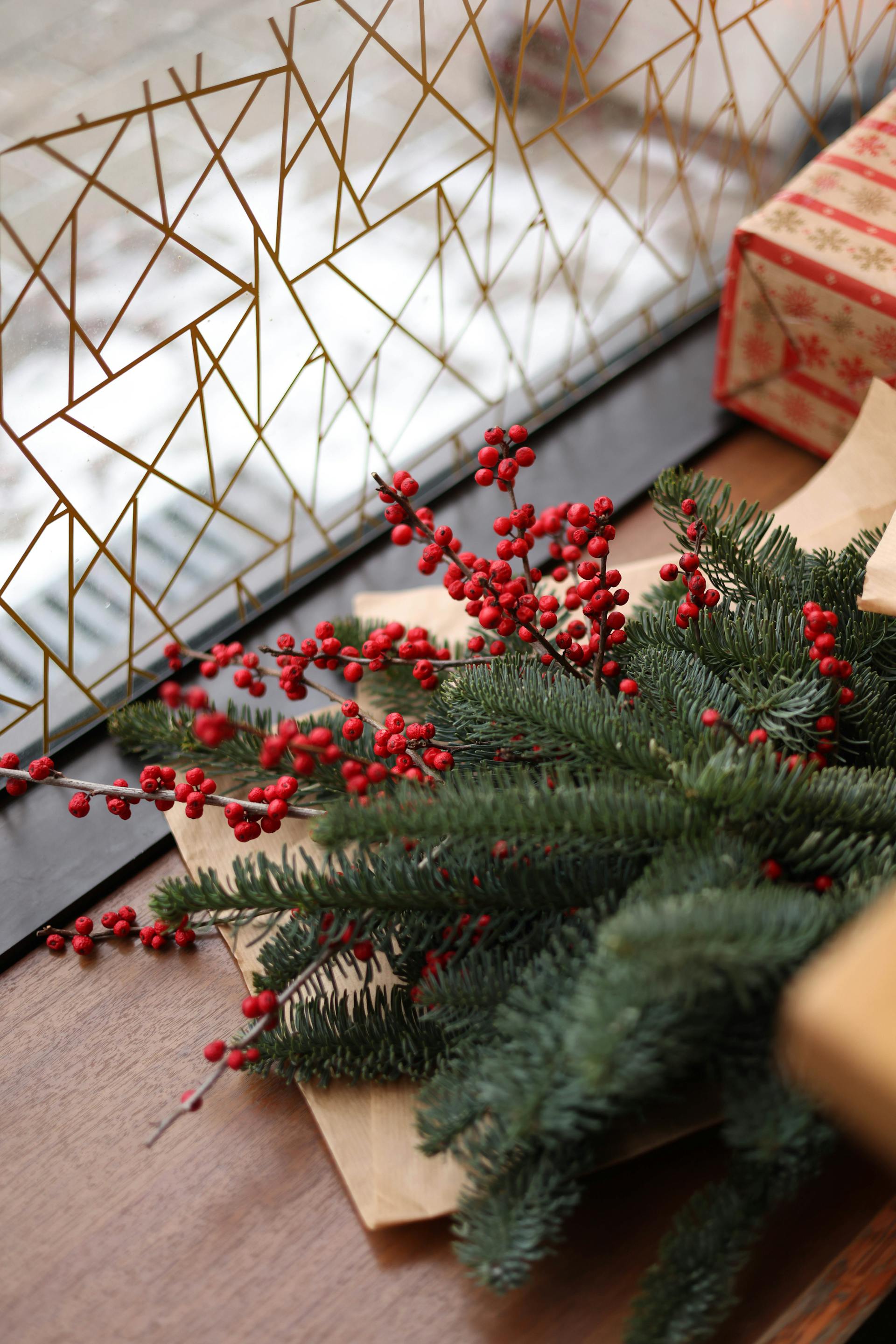 Giáng sinh, quả châu, trái châu, cây thông, hộp quà, gift, pine, xmas, christmas, noel, background, decor- Valeria Boltneva 6