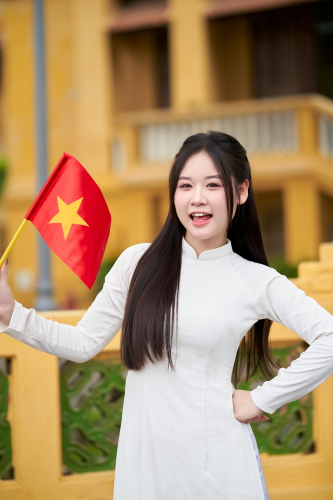 Áo dài, Thiếu nữ, young woman, cô gái, girl, vietnamese dress, nón lá, conical hat, lá cờ, flag, lăng Bác, bảo tàng - Toàn Văn 23