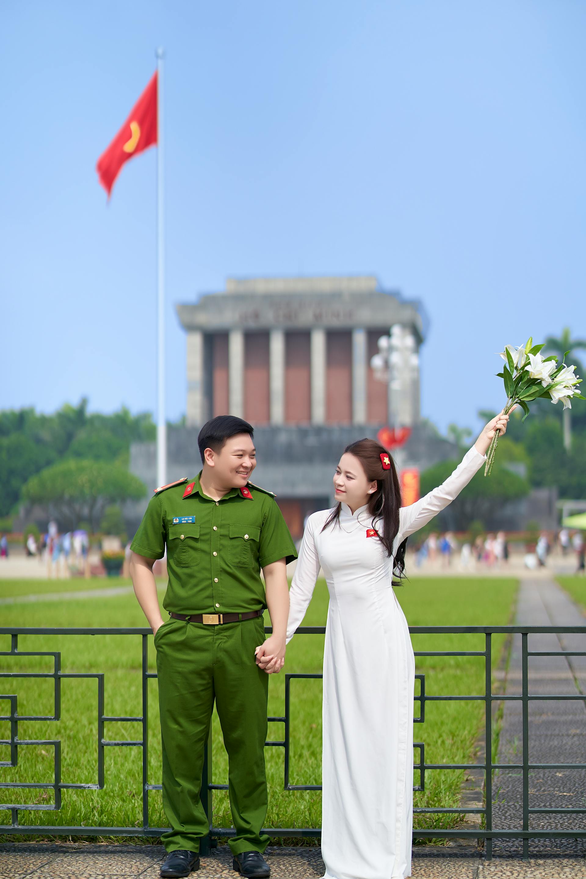 Áo dài, con gái, girl, thiếu nữa, công an, police, cặp đôi, couple, tình yêu, love, lover - Toàn Văn 8