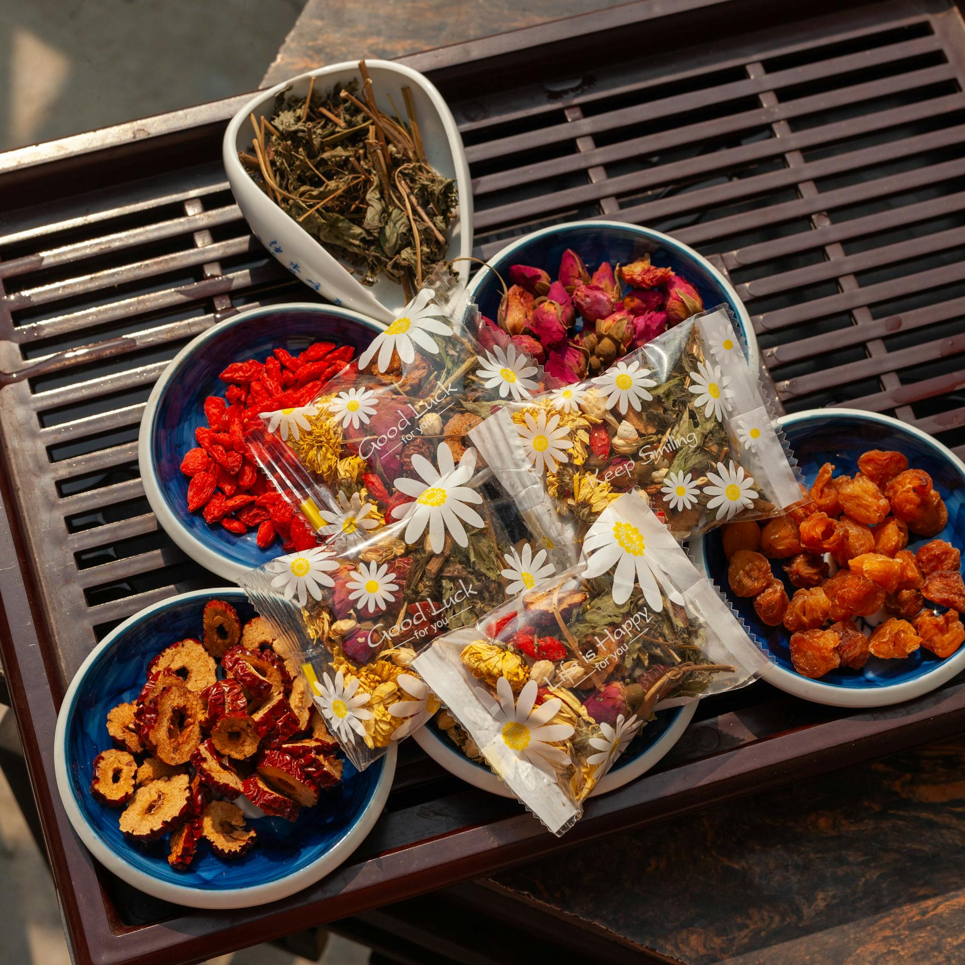 Trà, hoa khô, quả khô, sức khỏe, tea, dried flowers, dried fruits, health- Dang Hong